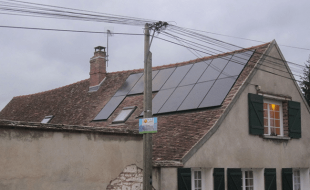 photo-installation-maison-individuelle-panneaux-solaires-hybrides-DualSun-4