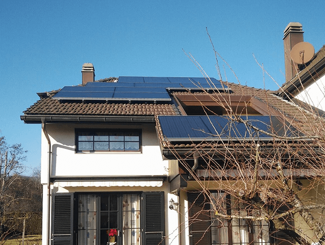 photos-installation-panneaux-solaires-hybrides-dualsun-chavannes-de-bogis-2
