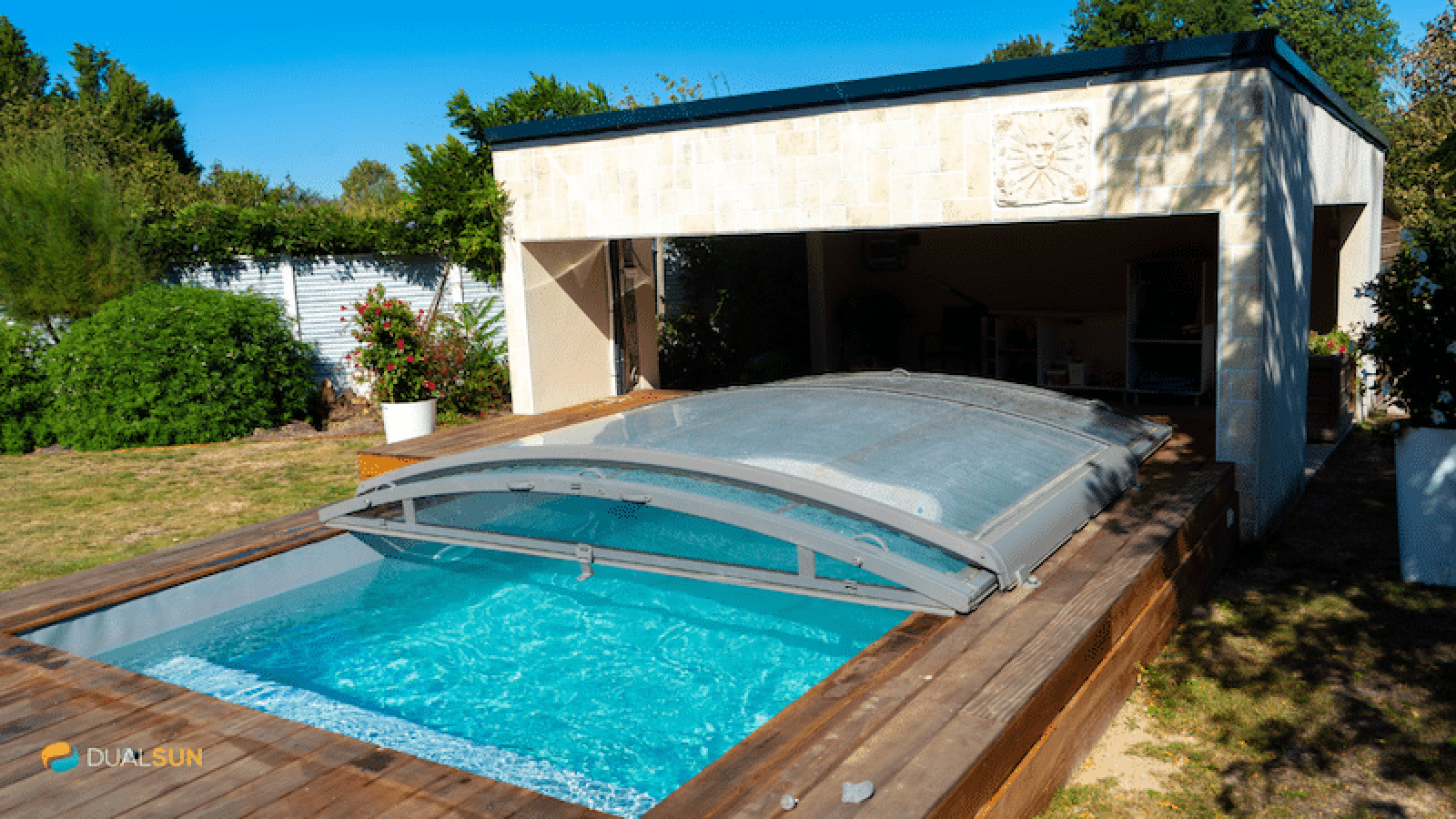 cugand-panneau-solaire-pvt-dualsun-piscine