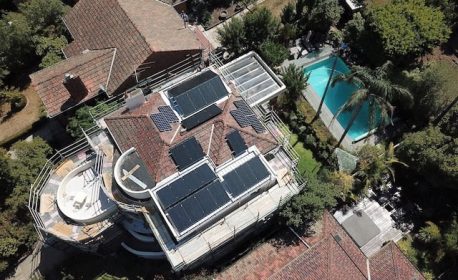 Installation-solaire-hybride-ivanohe-australie-chauffage-piscine