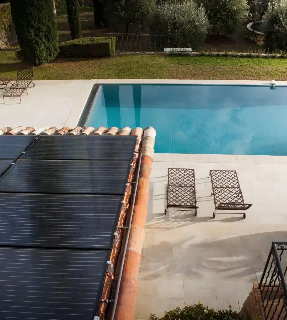 panneau solaire alimentant une piscine à Perpignan